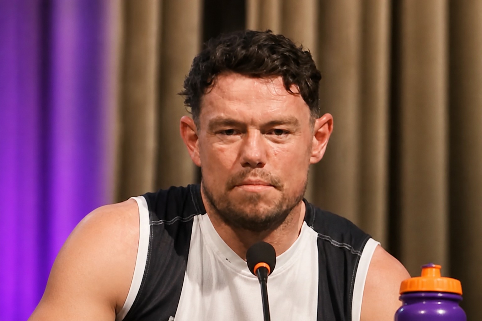 Cover: AFL tells Sportsbet to stop using players in AI videos