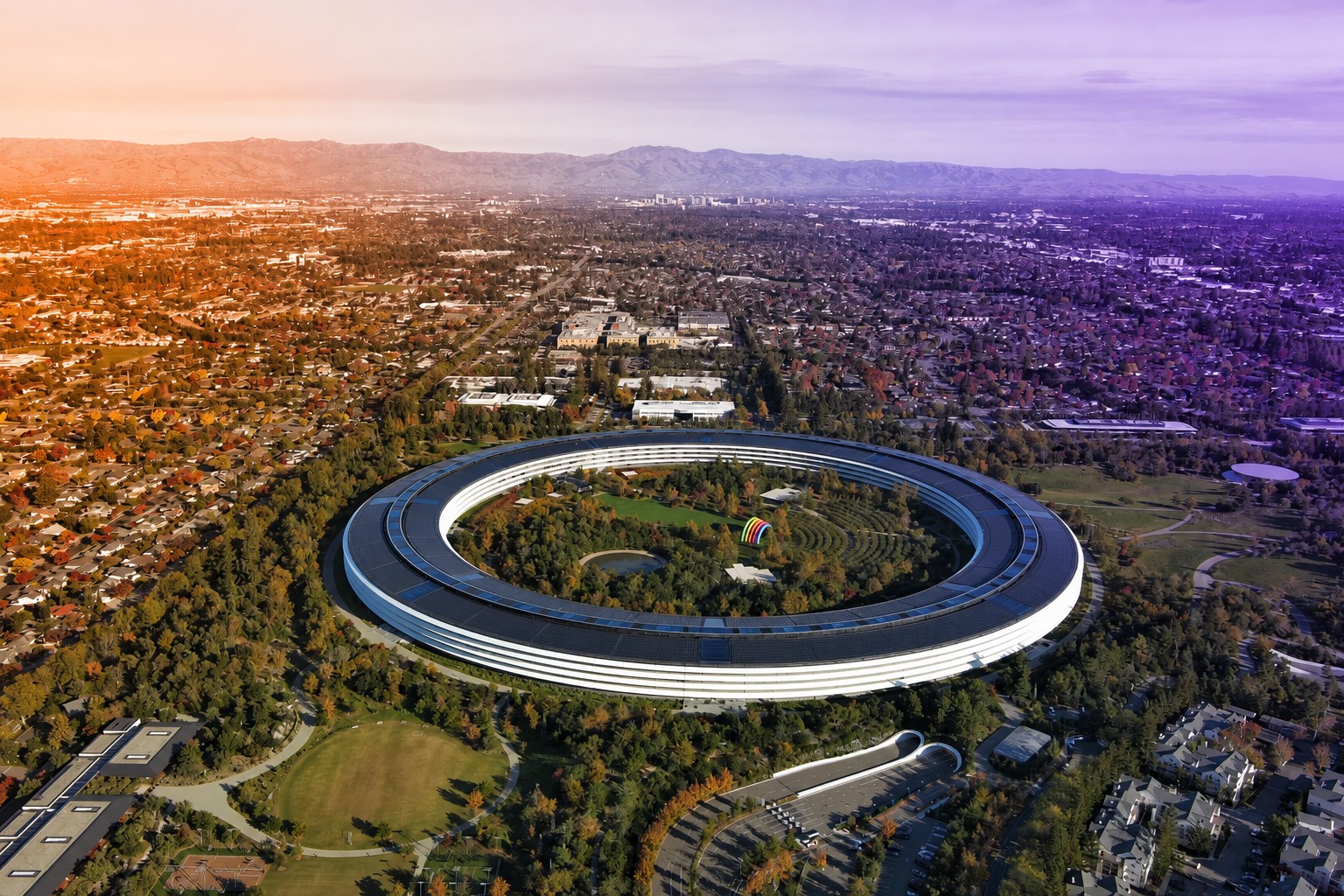 Обложка: Apple представила «шокирующие доказательства» против экс-сотрудника из-за кражи данных для OpenAI
