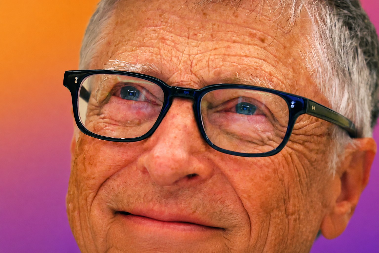 Cover: Bill Gates calls for mandatory AI safeguards, warns of mass casualties