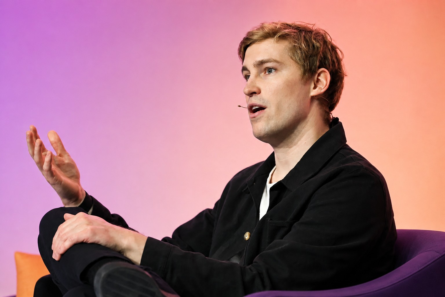 Обложка: Глава ElevenLabs — о марже, сроках IPO и признании клиентам: они говорят с ботом