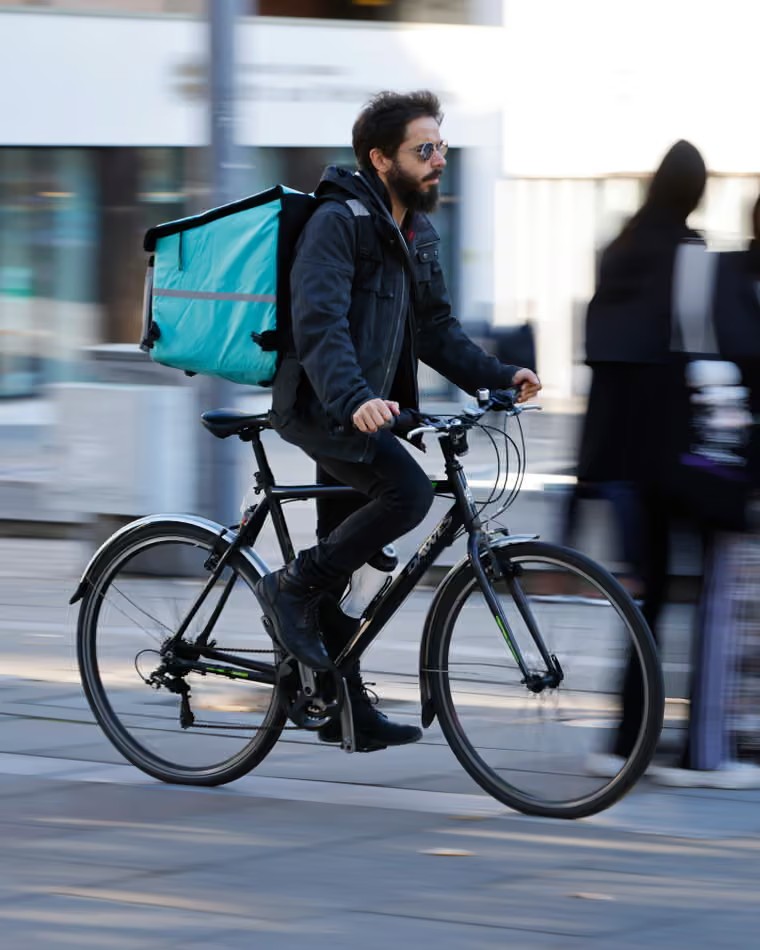 Курьер Deliveroo Ксабьер Вильярес